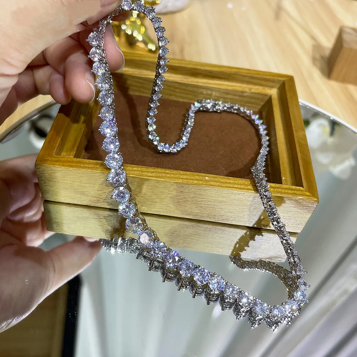 Crystal Choker Necklace - สร้อยคอออกแบบให้หรูหรา7mm สำหรับผู้หญิงสร้อยคอเทนนิสน้ำแข็งประดับเพชร14K เครื่องประดับที่เต็มไปด้วยทองคำขาวเครื่องประดับเจ้าสาว