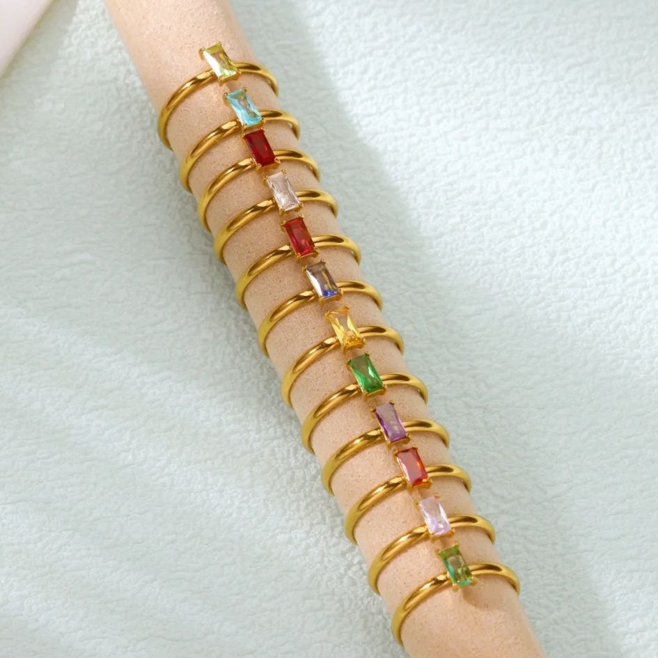 Zircon Birthstone แหวนทองสีสแต - Birthstone Ring Set บทวิจารณ์และราคา