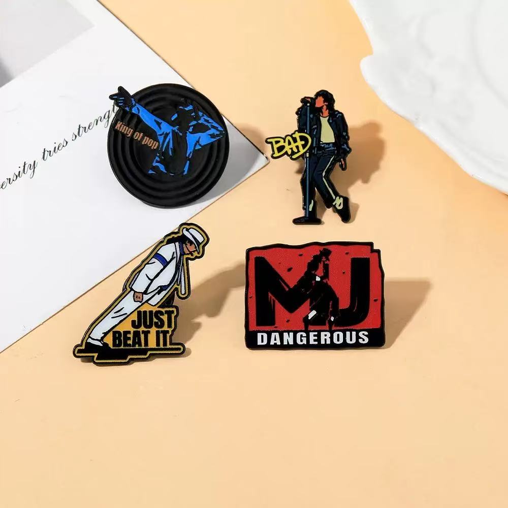 ชุดเข็มกลัดโลหะลายวงดนตรีร็อกค - Vintage Brooch Pin บทวิจารณ์และราคา